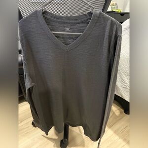 Gap Gray Long Sleeve V-Neck Shirt